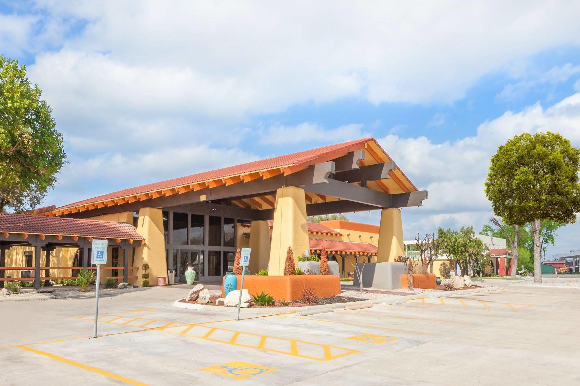Days Inn By Wyndham Uvalde Exterior foto